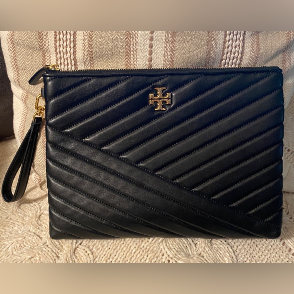 Tory burch kira chevron pouch wristlet